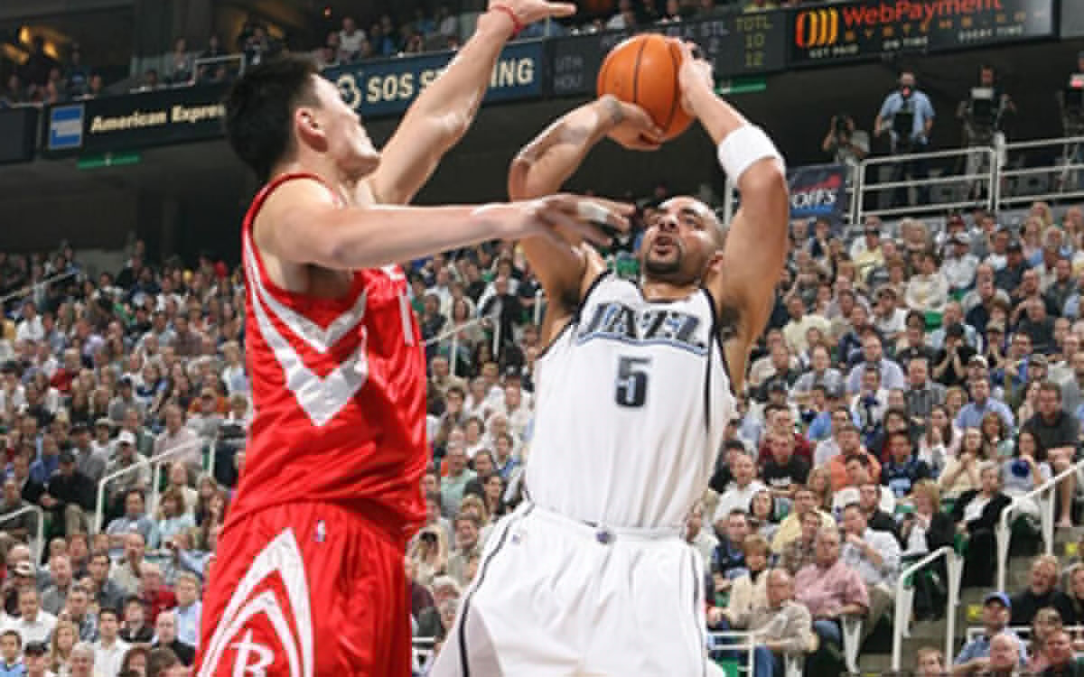 FC26美丽足球：维蒂尼亚、德容领衔，金外脚背夸雷斯马在列（FC26华丽球风：德容携维蒂尼亚领衔，金外脚背夸雷斯马上榜）