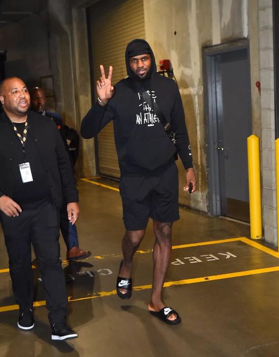 鲍曼：“点球杀手”是怎么炼成的 对500场里程碑感到惊讶（鲍曼谈点球绝活如何练成：对500场里程碑感到意外）