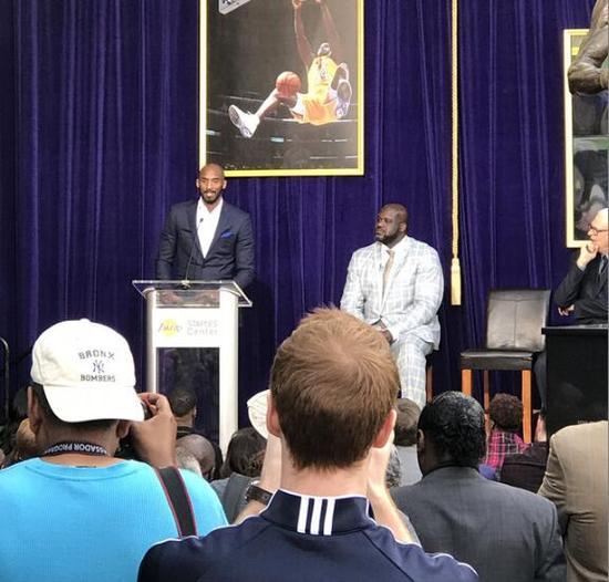 阿坎吉：为球队服务最重要；最想要队友的能力？泽林斯基的技术（阿坎吉：团队利益优先；若可选择队友特质，我想要泽林斯基的技术）