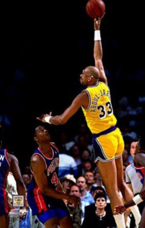 亚冠精英赛第五轮最佳球员候选：周定洋入选，林加德在列（亚冠精英赛第5轮最佳球员候选出炉：周定洋上榜，林加德入围）