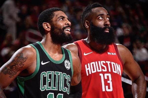 2次，阿劳霍是欧冠改制以来染红次数并列最多的巴萨球员（欧冠改制后，阿劳霍两次染红，追平巴萨队内最多纪录）