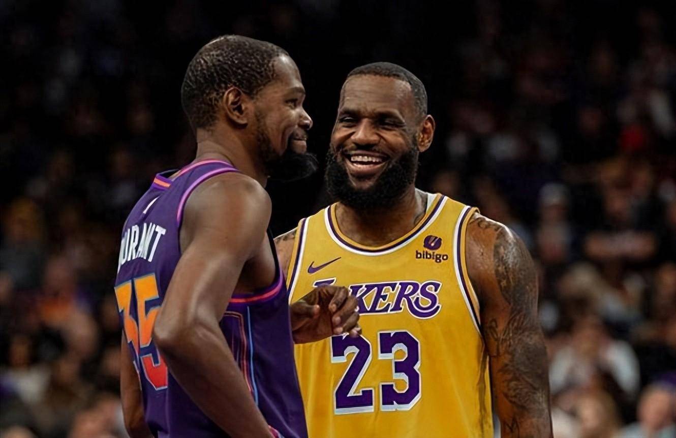 亨利：皇马半年就想换掉阿隆索太荒诞了，在那只会执教还不够（亨利：皇马仅半年就要换阿隆索太离谱，那里光会执教远远不够）