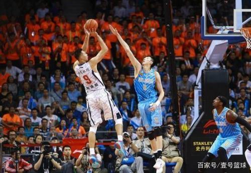 坐地起价？世欧预附加赛对阵出炉后爱尔兰往返捷克机票上涨近2倍（世欧预附加赛对阵公布后，爱尔兰往返捷克机票价格飙升近两倍）